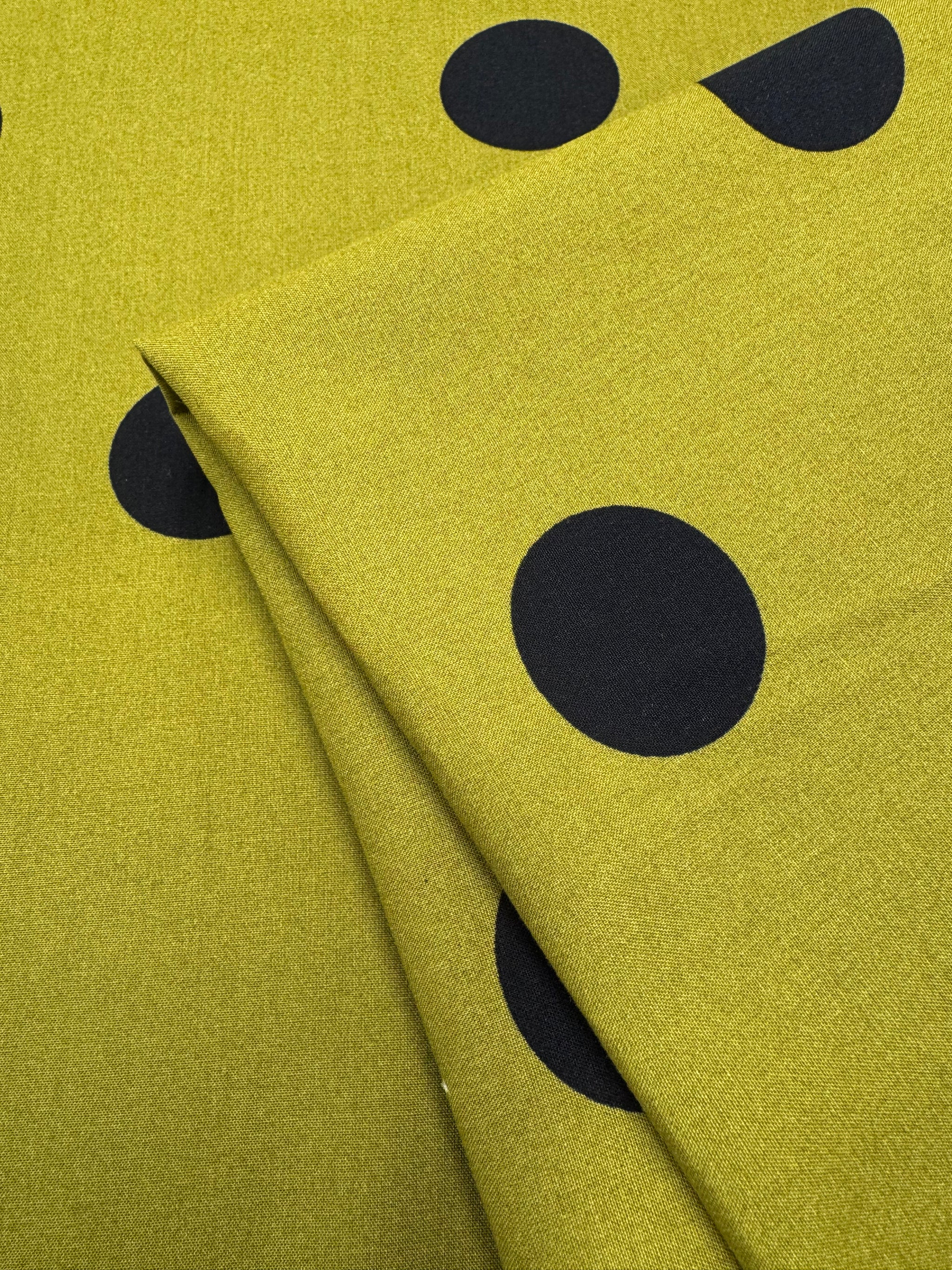 Silkyfall rayon
 - Citron Dots - 145cm